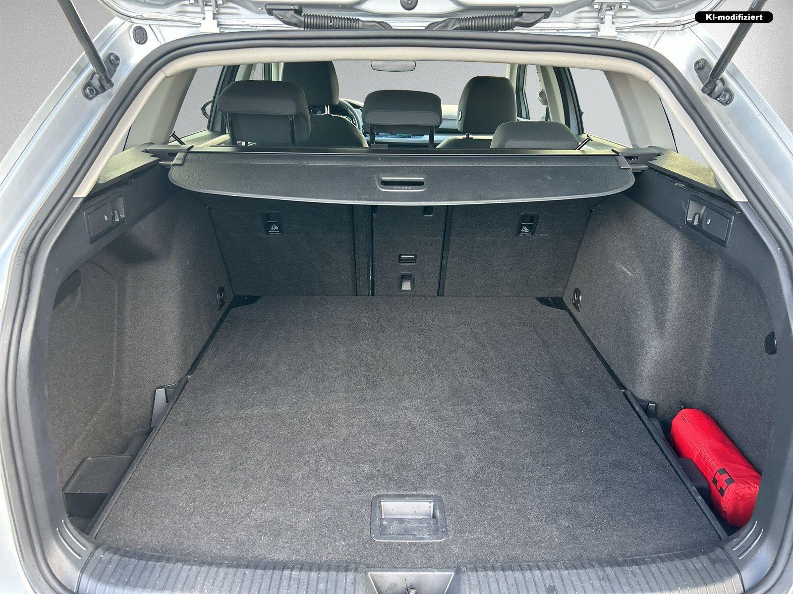 Volkswagen Golf VIII Variant 2.0 TDI Active DSG+LED+NAVI, миниатюра 9