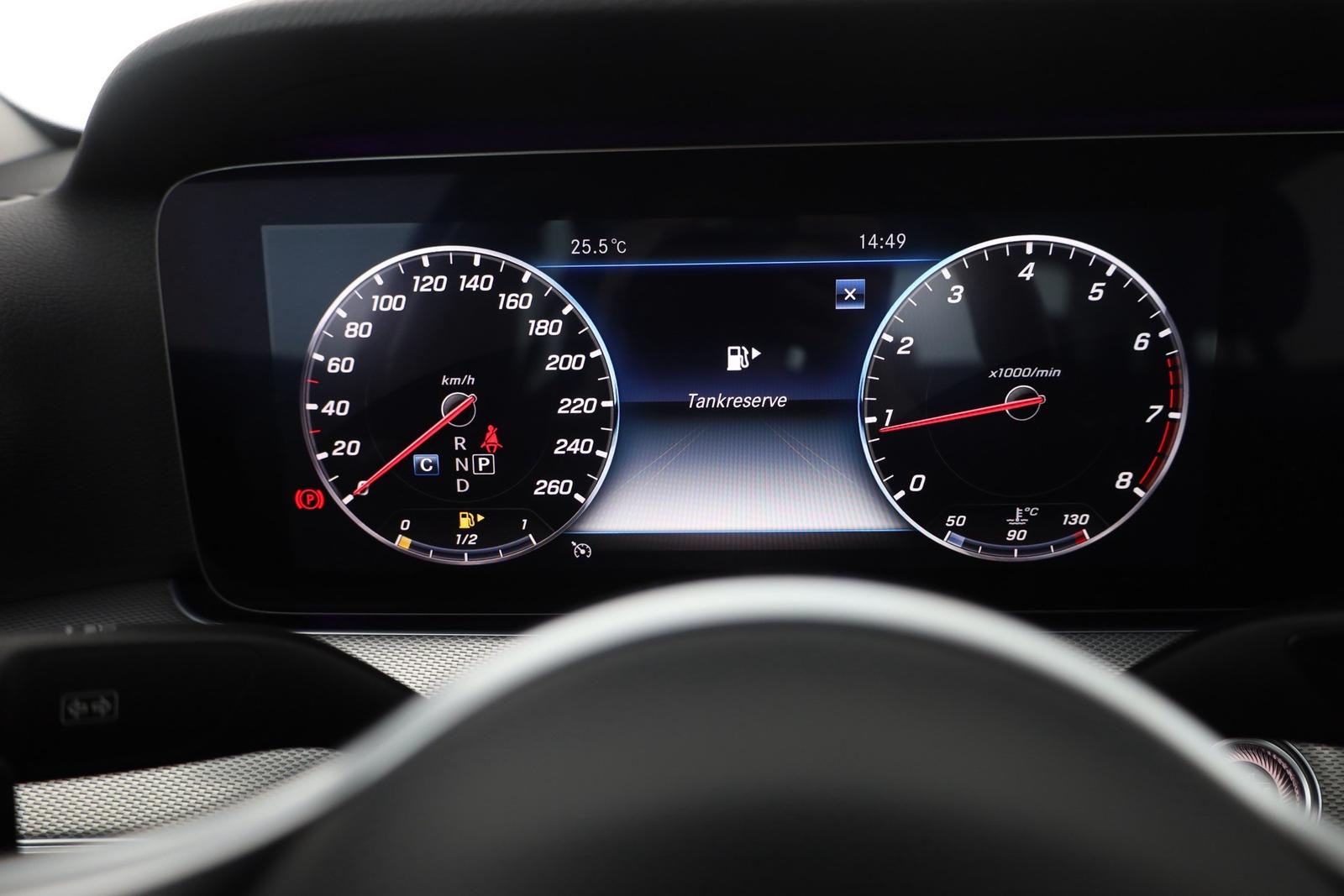 Mercedes-Benz E200 Avantgarde LED Kamera Navi Sitzheizung