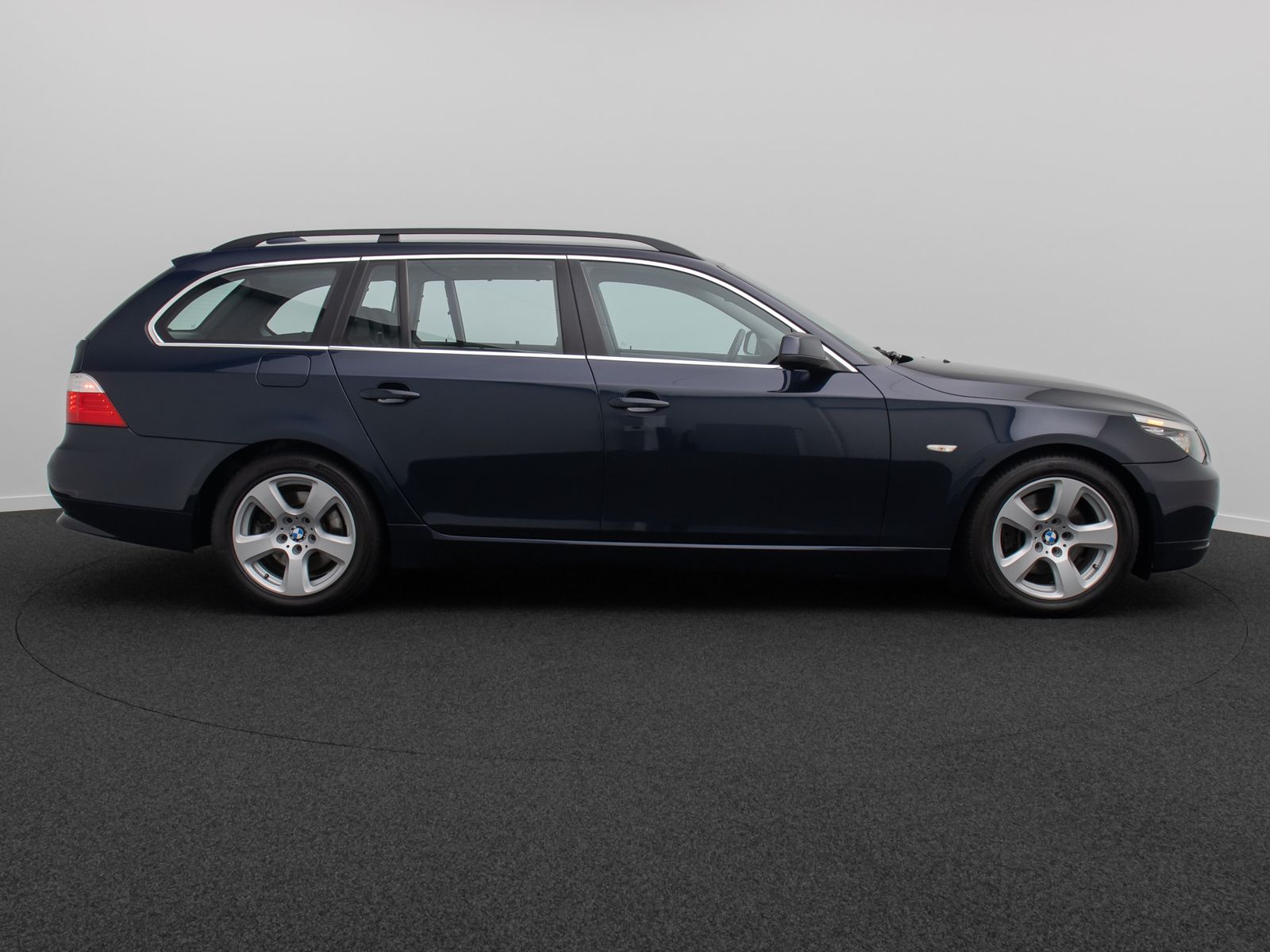 Fahrzeugabbildung BMW 520d Special Edition PDC NaviPro Memory Tempomat