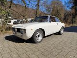 Alfa Romeo Giulia Sprint GT 1600 2-Liter-Technik TÜV neu H - Alfa Romeo GT Oldtimer