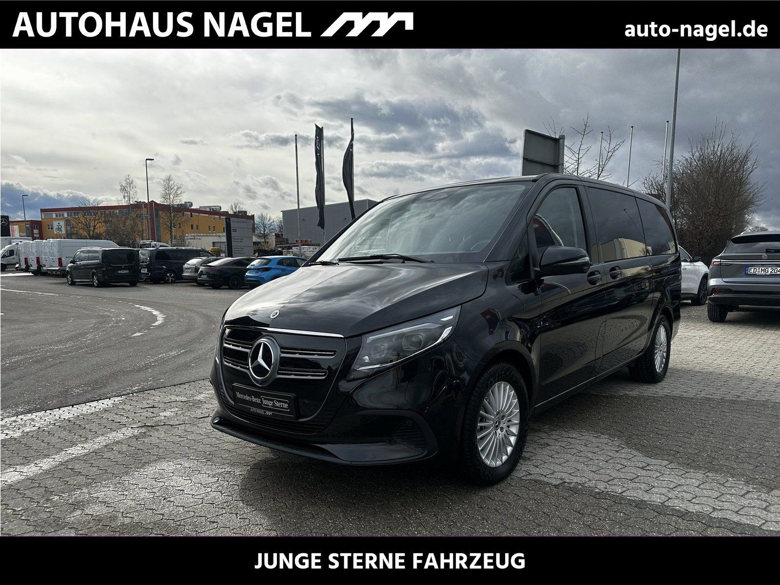 MERCEDES-BENZ EQV 300 Lang DISTRONIC 360° MULTIBEAM-LED MBUX