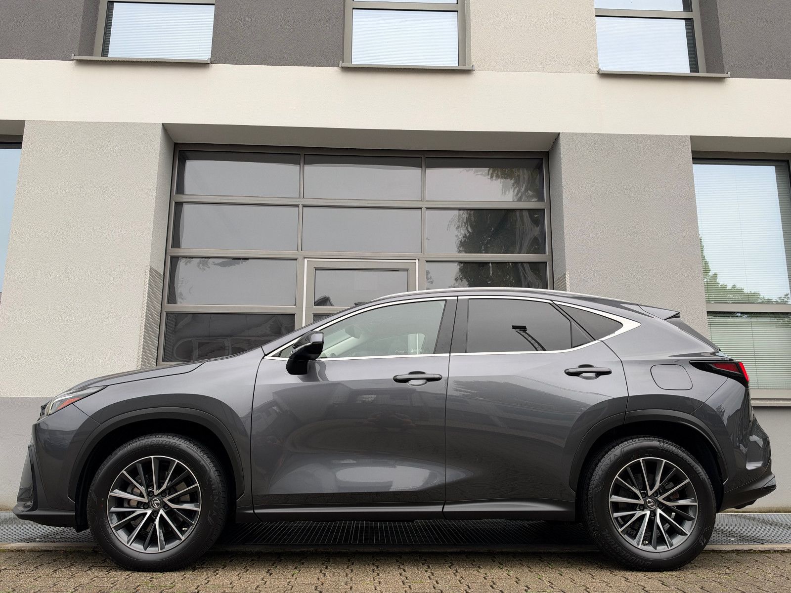 Lexus NX 350h*ACC*BUSINESS*KAM*LEDER*KEY*EL SITZE*LED* imagem 3