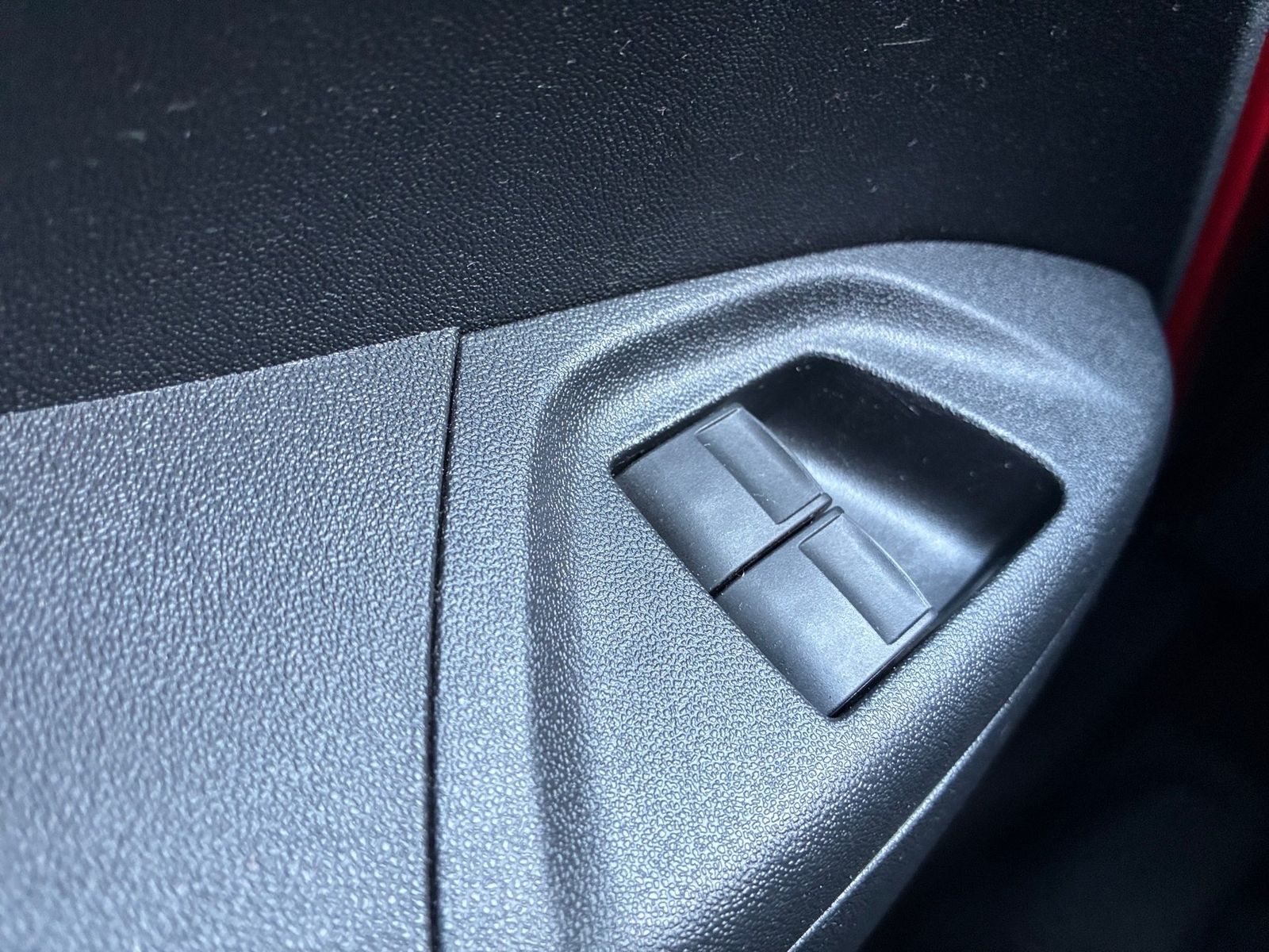 Fahrzeugabbildung Peugeot 108 1.0 VTi Style Klima,Radio,Allwetterreifen