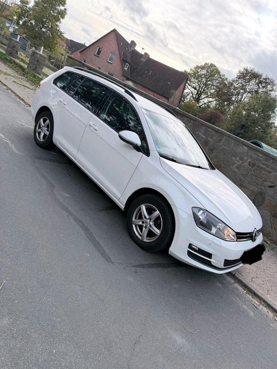 Volkswagen Golf 2014 — салон