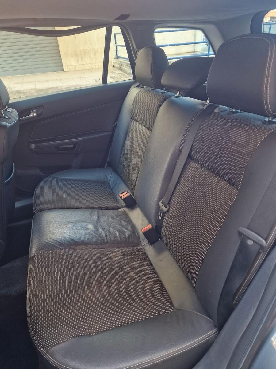Opel Astra 2005 — photo 10