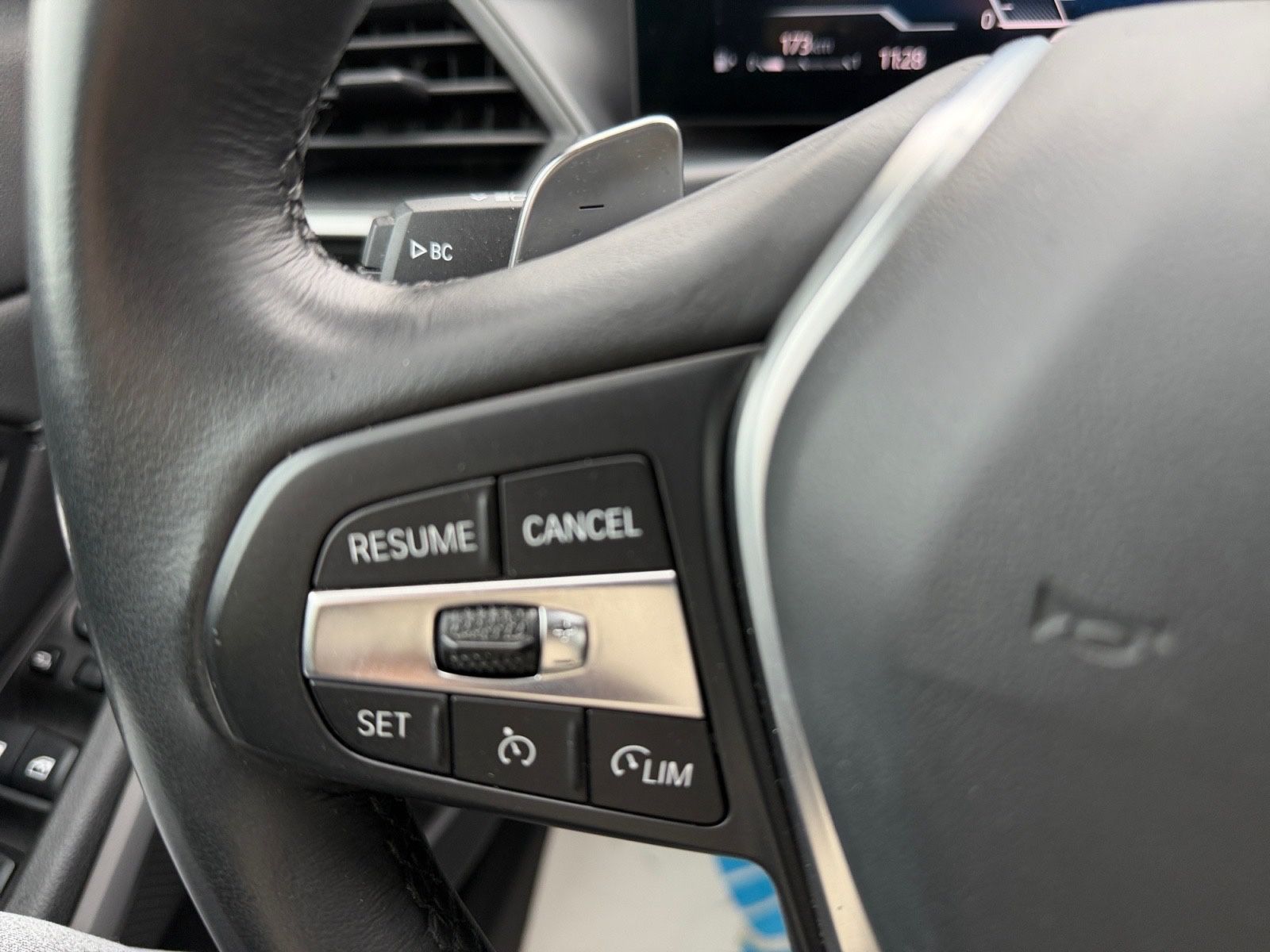BMW 318 3 Limousine 318 i Navi Leder LED foto 16