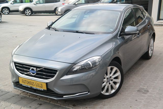 Volvo V40 Momentum/Navi/R-Kamera/Tüv 01.2024