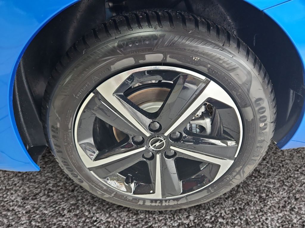 Fahrzeugabbildung Opel Astra Sports Tourer 1.2 Turbo GS AHZV