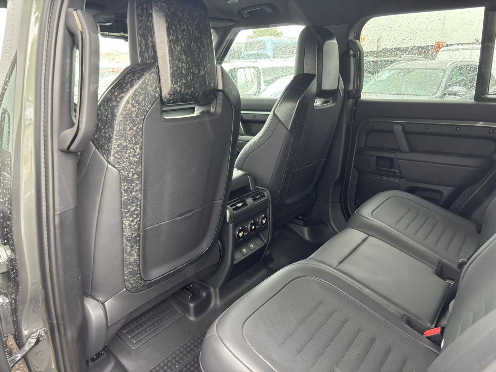 Land Rover Defender 110 OCTA Edition One foto 5