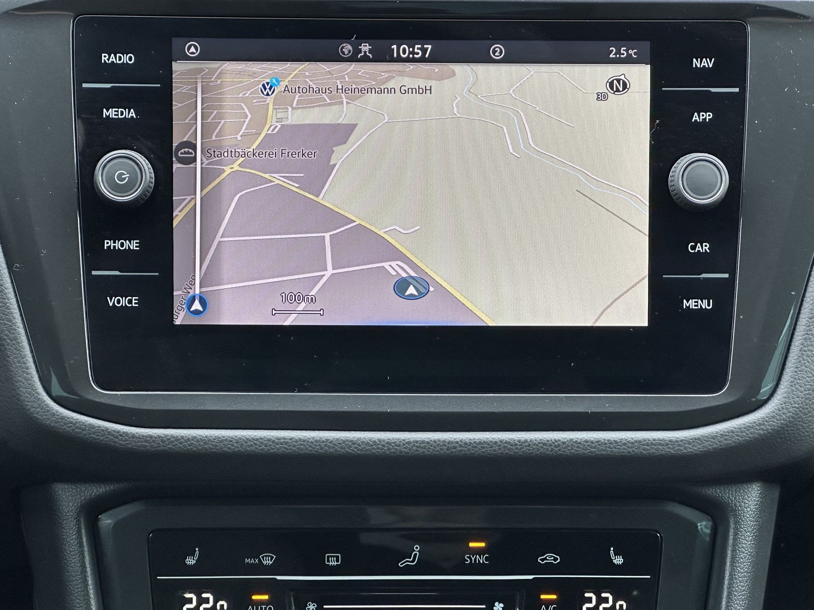 Fahrzeugabbildung Volkswagen Tiguan 2.0 TDI DSG Life NAV+LED+CARPLAY+KAM+ACC