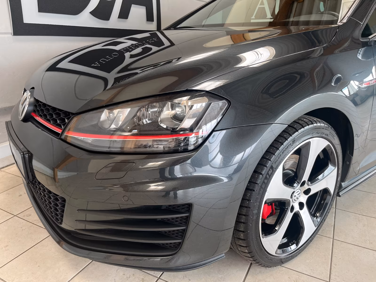 Volkswagen Golf VII GTI/NAVI/PANO/XENON/AppleCarPlay/1.Hand