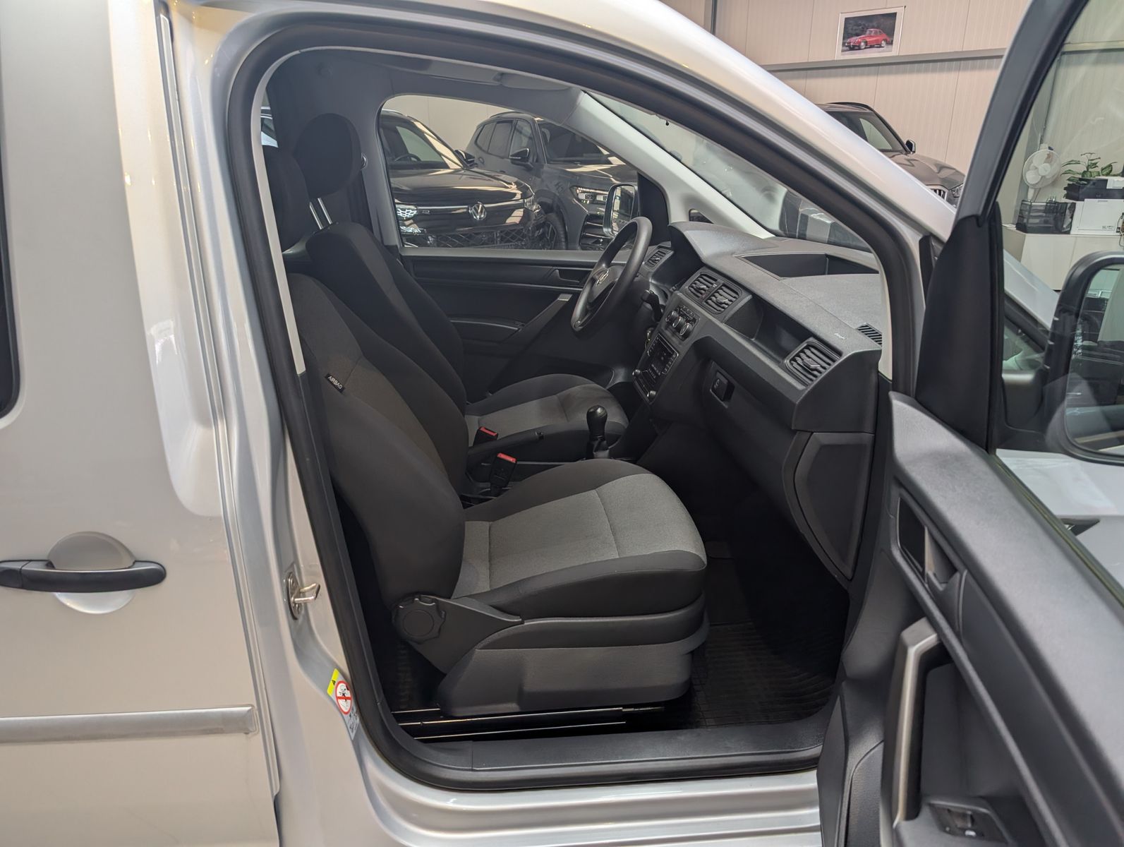 Fahrzeugabbildung Volkswagen Caddy 1.0 TSI BMT Klima Sitzheiz PDC 5-Sitz Temp