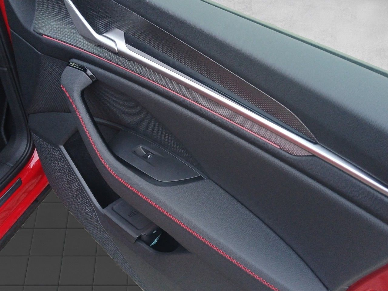 Fahrzeugabbildung SKODA Kodiaq RS 4x4 TSI 7 -Sitzer Panoramadach HeadUp