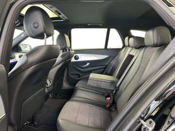 Mercedes E 200 - 12
