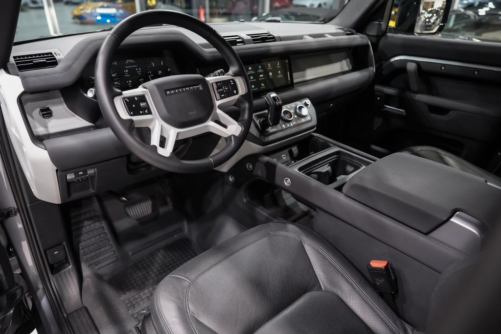 LAND-ROVER Defender 2023