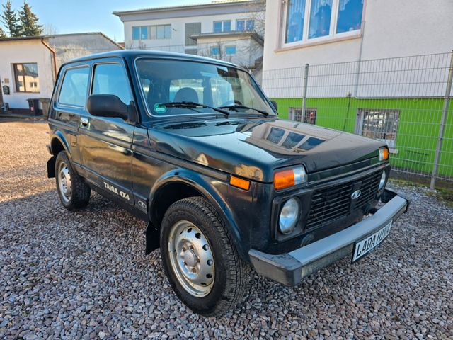 Lada Niva*AHK*4x4*Tüv neue*CD-Radio*2 Hand*