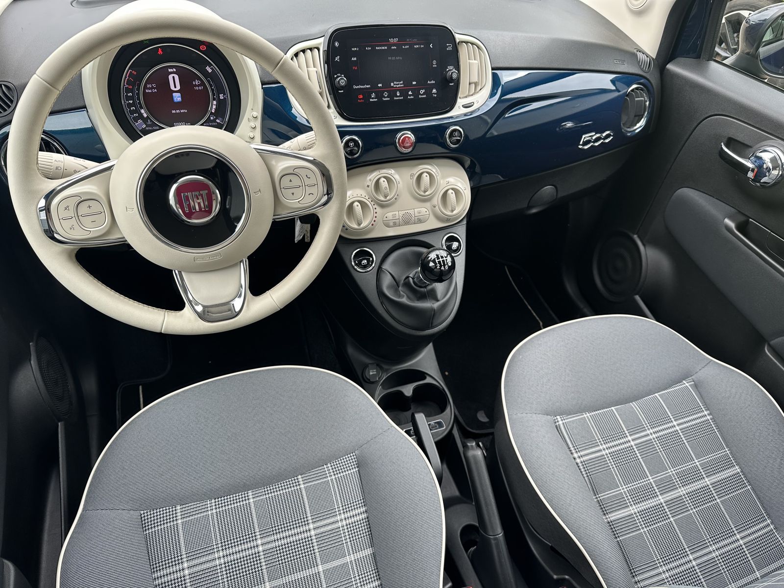 Fahrzeugabbildung Fiat 500 1.0 Lounge PDC+CARPLAY+TEMPOMAT+KLIMA+15Zo