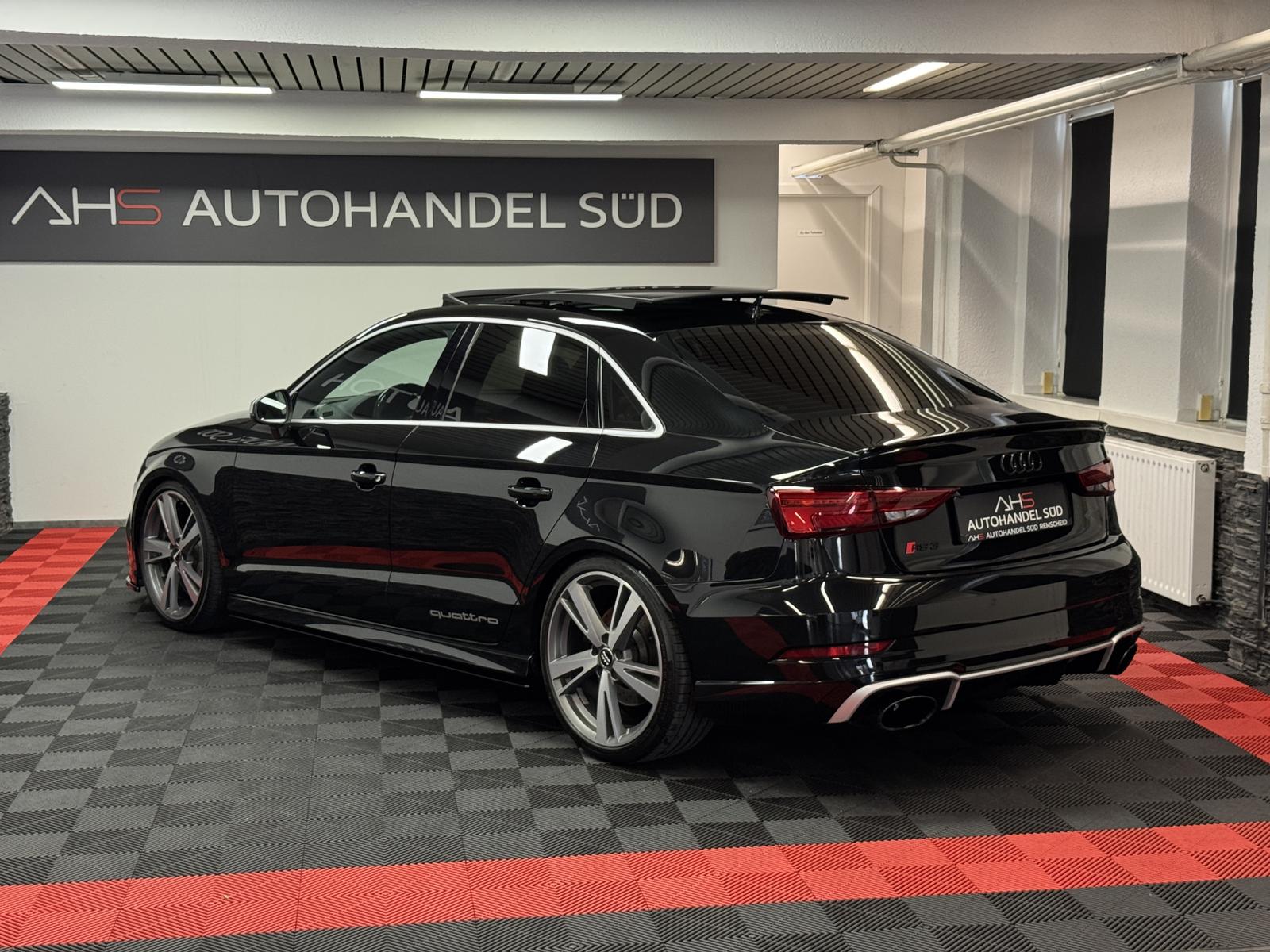 Audi RS 3 2.5 TFSI quattro*PANO*SCHALE*B&O*S.ABGAS*