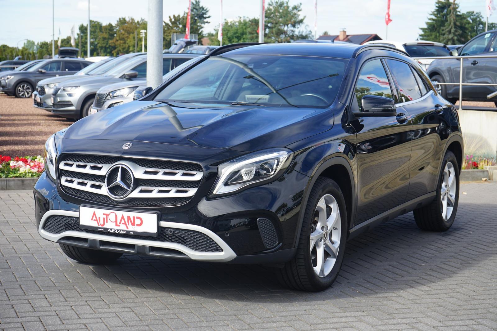 Mercedes-Benz GLA 200 Style LED Navi Sitzheizung Teilleder AHK