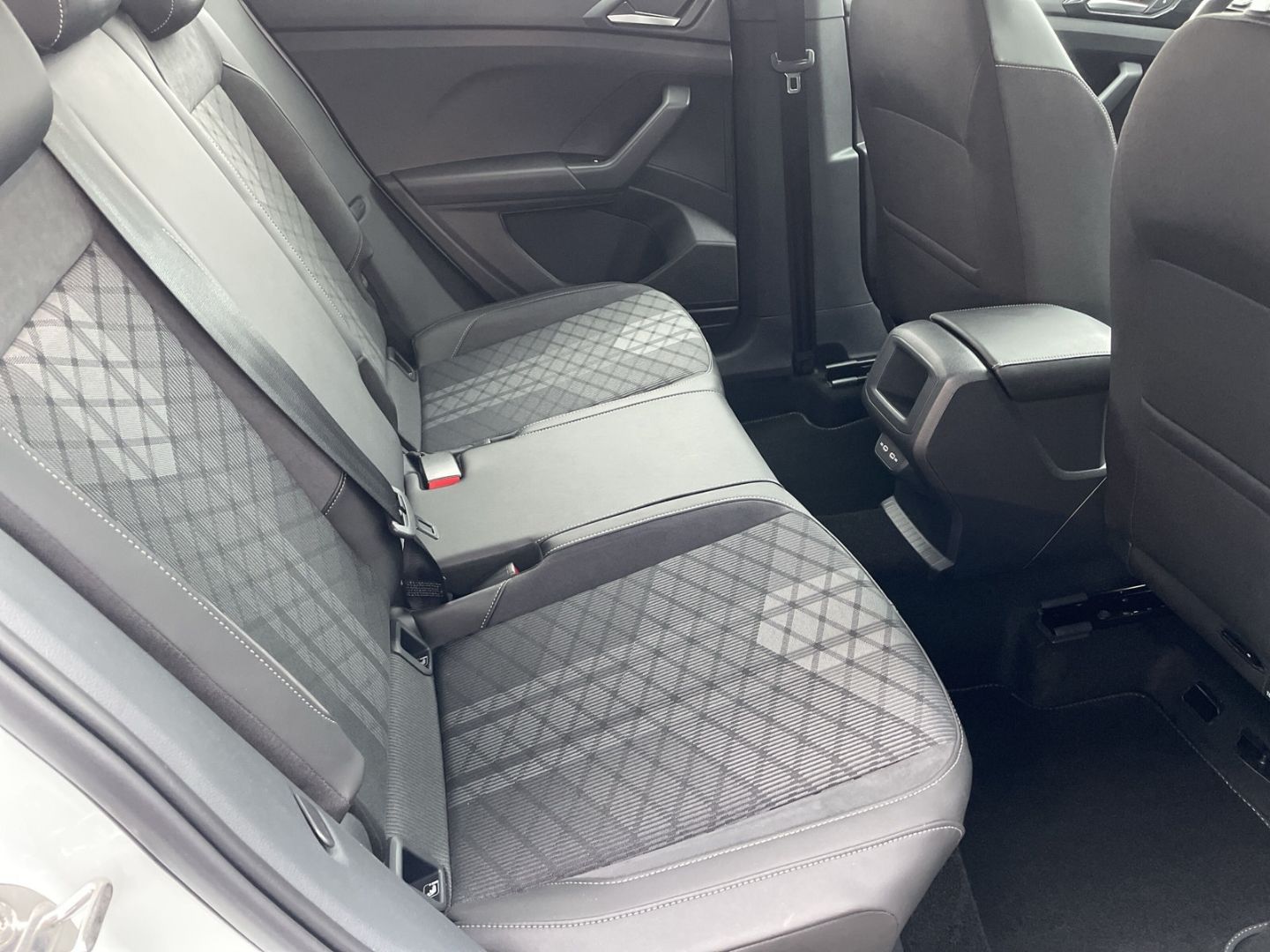 Volkswagen T-Cross - Bild 8