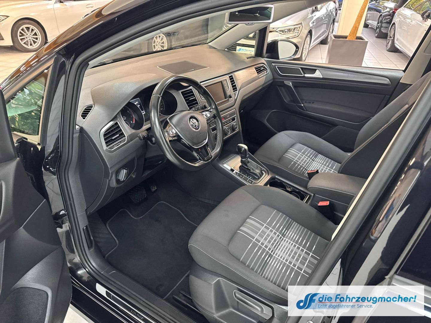 Fahrzeugabbildung Volkswagen Golf Sportsvan VII Lounge 1.4 TSI DSG Panodach N