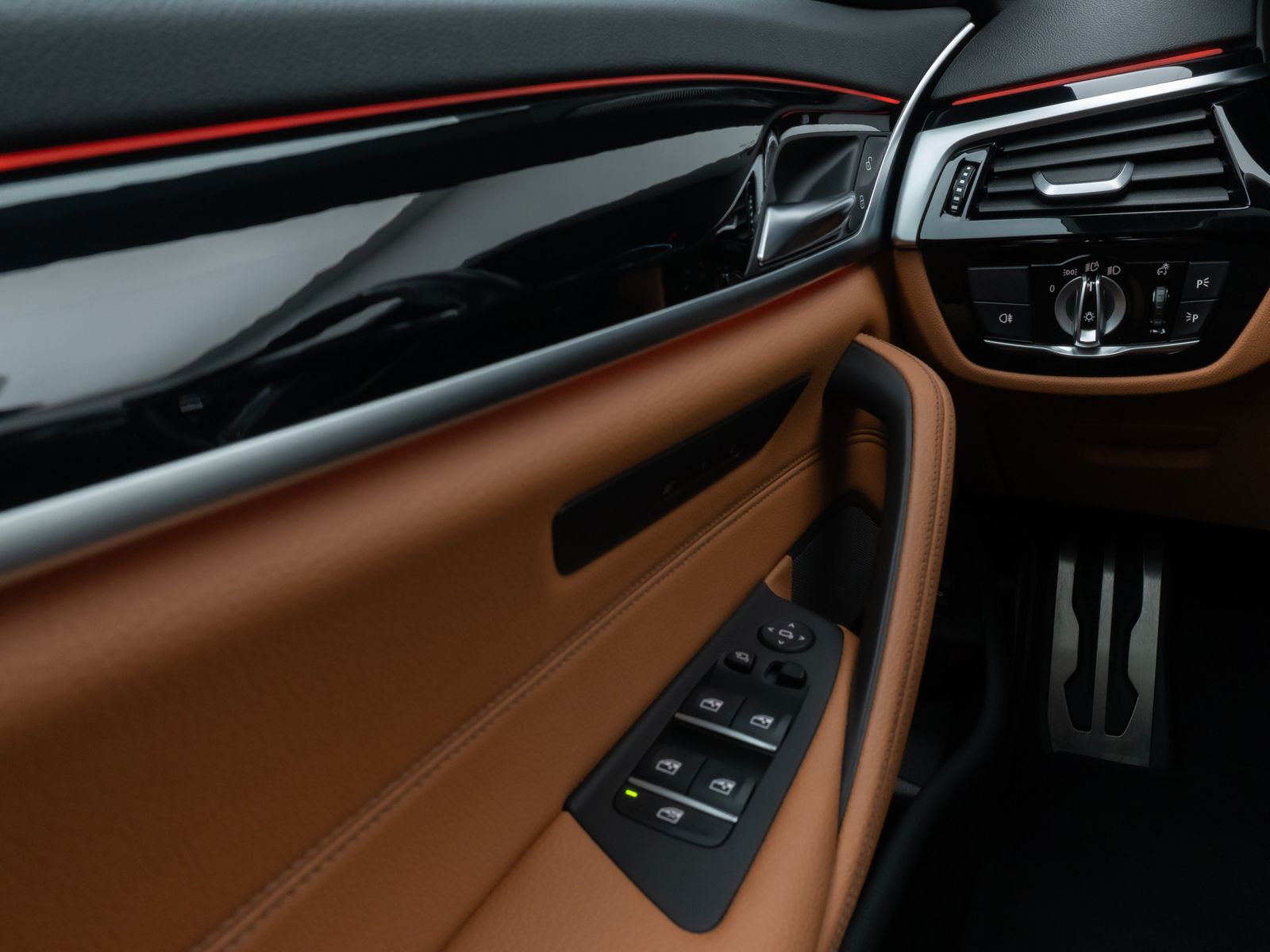 Fahrzeugabbildung BMW 530d xD M Sport Pano Kamera Laser HUD H/K 20Zoll