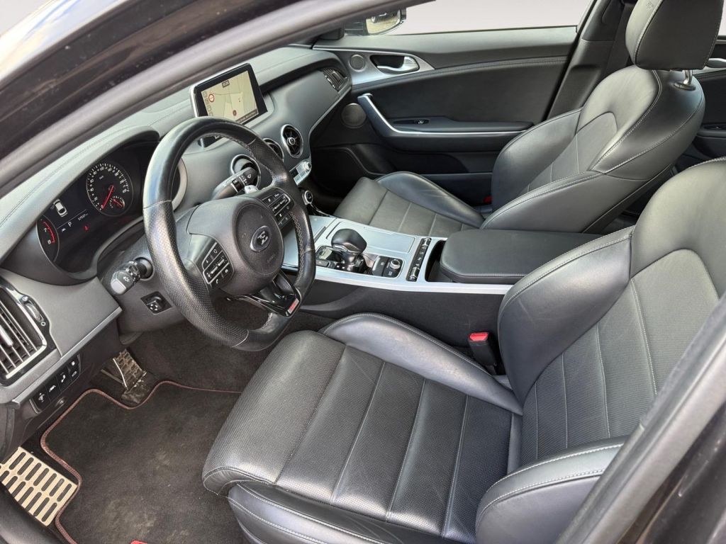 Fahrzeugabbildung Kia Stinger 3.3 T-GDI AWD OPF GT