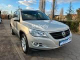 Volkswagen Tiguan 2,0*DSG*Leder*Panorama*SHZ*Alufelgen*TOP* - gebrauchte VW Tiguan aus dem Jahr 2008