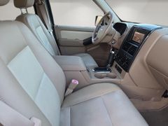 FORD Explorer V8/7-Sitzer