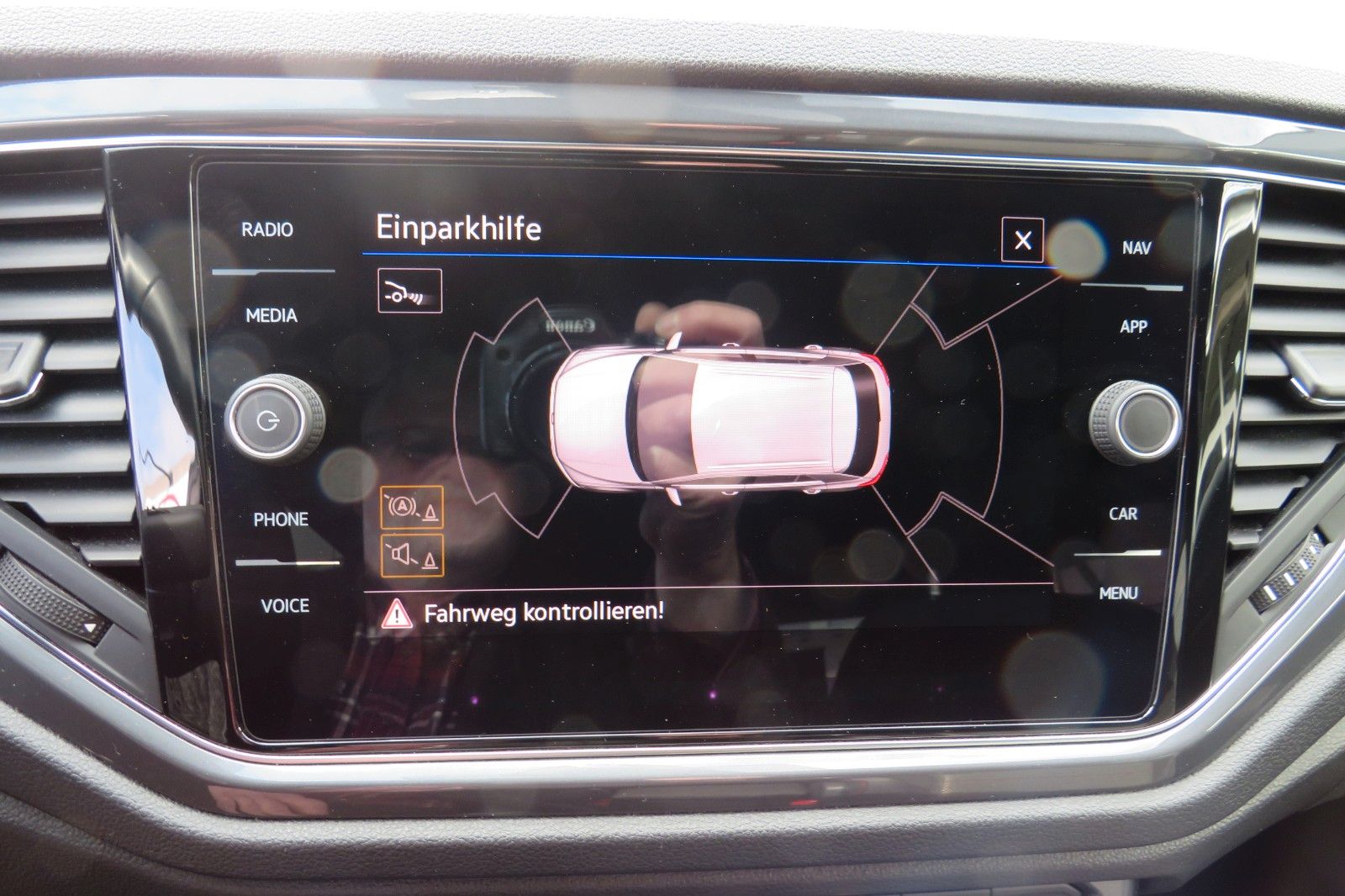 Fahrzeugabbildung Volkswagen T-Roc SPORT/R-LINE ACC KAMERA SITZH. 18`NAVI 1H