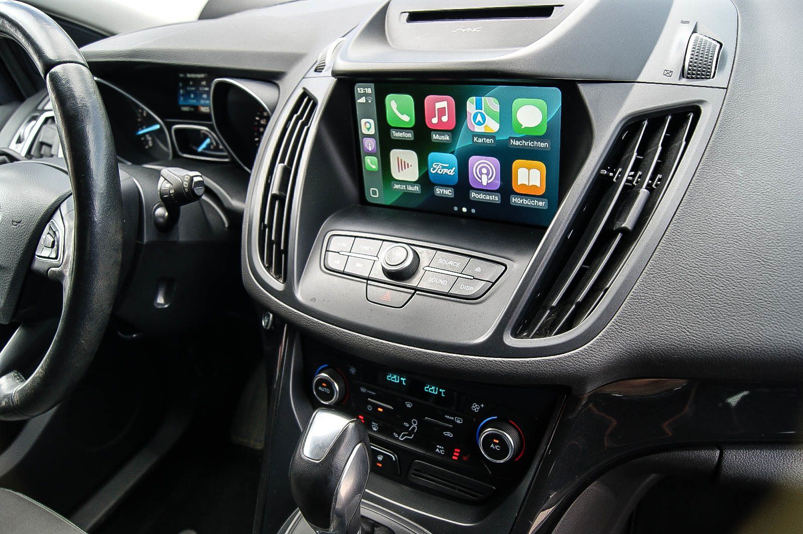 Fahrzeugabbildung Ford Kuga 1.5 Aut Titanium XENON NAVIGATION PDC 1HAND