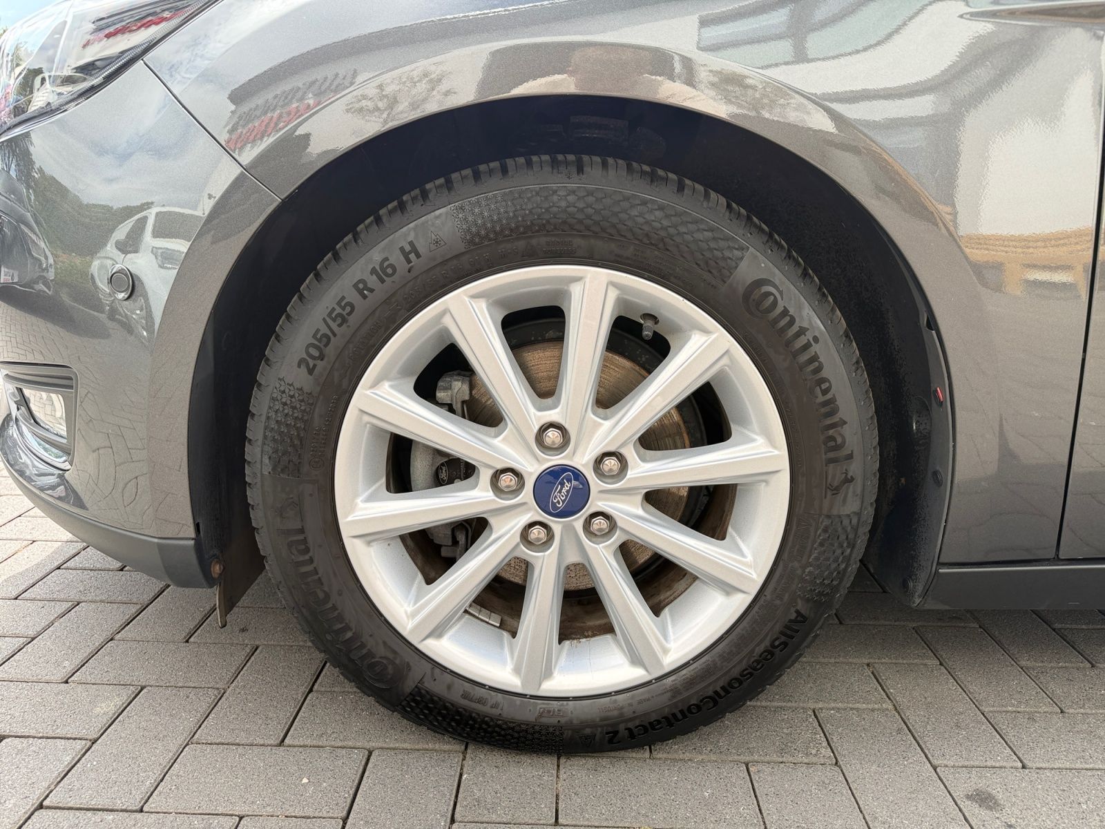 Fahrzeugabbildung Ford Focus 1.0 EcoBoost Titanium NAVI PDC