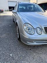 Mercedes-Benz E 500 T AVANTGARDE 7 Sitzer Automatik 7 Gang  - gebrauchte Mercedes-Benz E 500 aus dem Jahr 2005