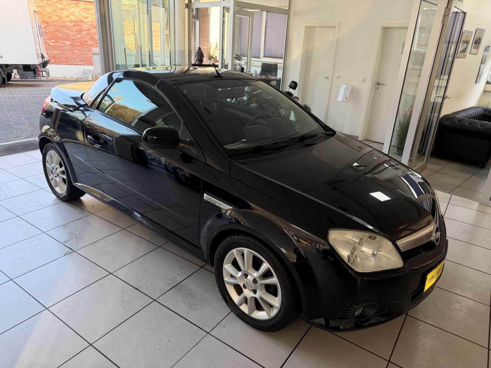 Fahrzeugabbildung Opel Tigra Twin Top Basis