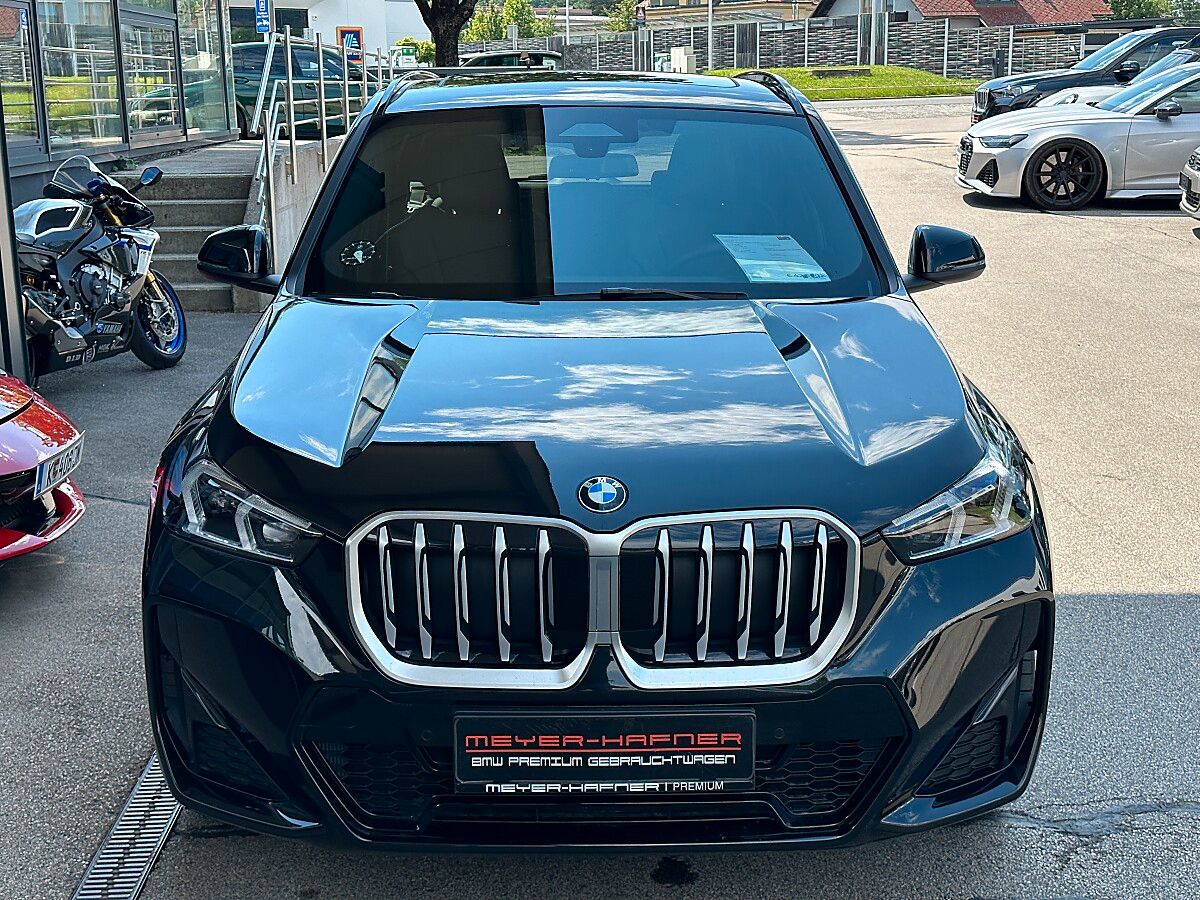 BMW X1 sDrive18i M-Paket Aut. / Panoramadach / Ko... imagem 3