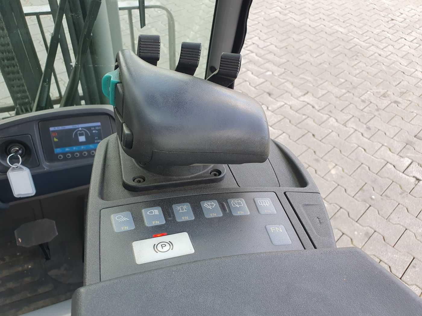 Fahrzeugabbildung Jungheinrich EFG 215 / Triplex: 4.25m! / SS / nur 2.184h!