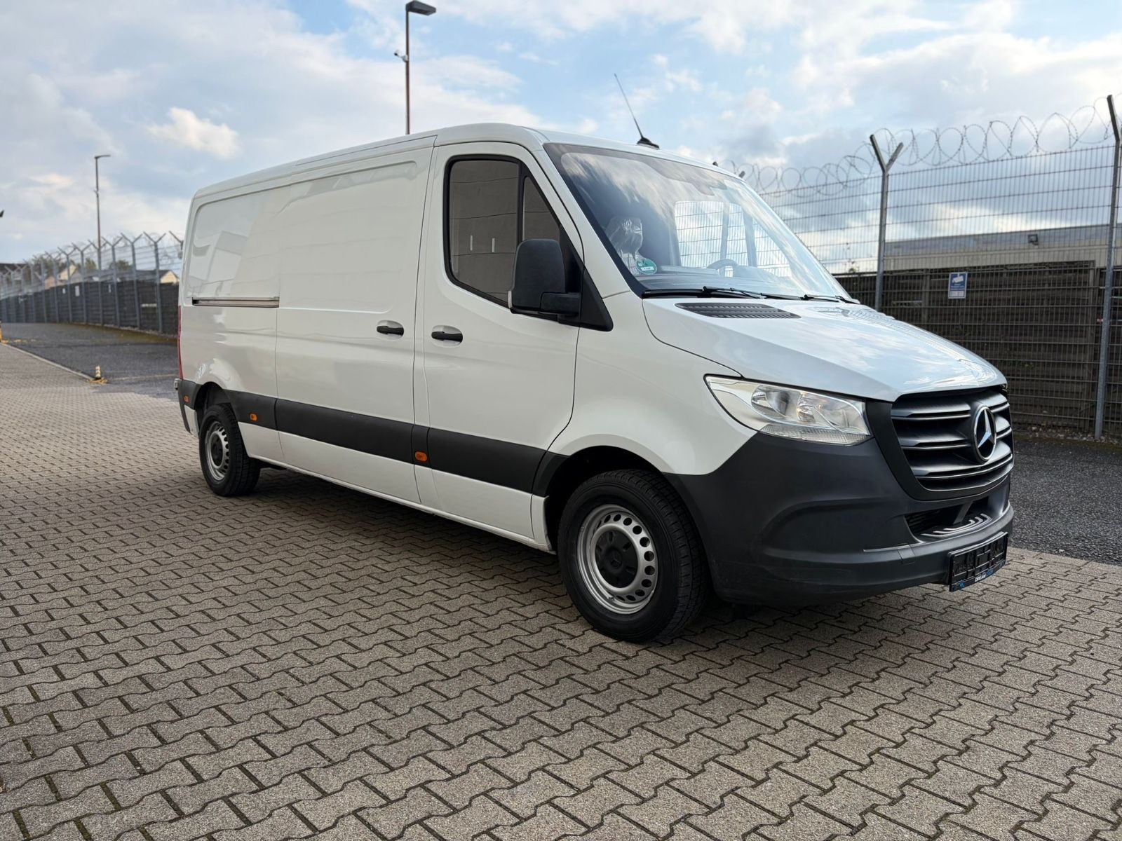 MERCEDES-BENZ Sprinter III Kasten FWD 211 CDI L2/H1*Klima*NAVI