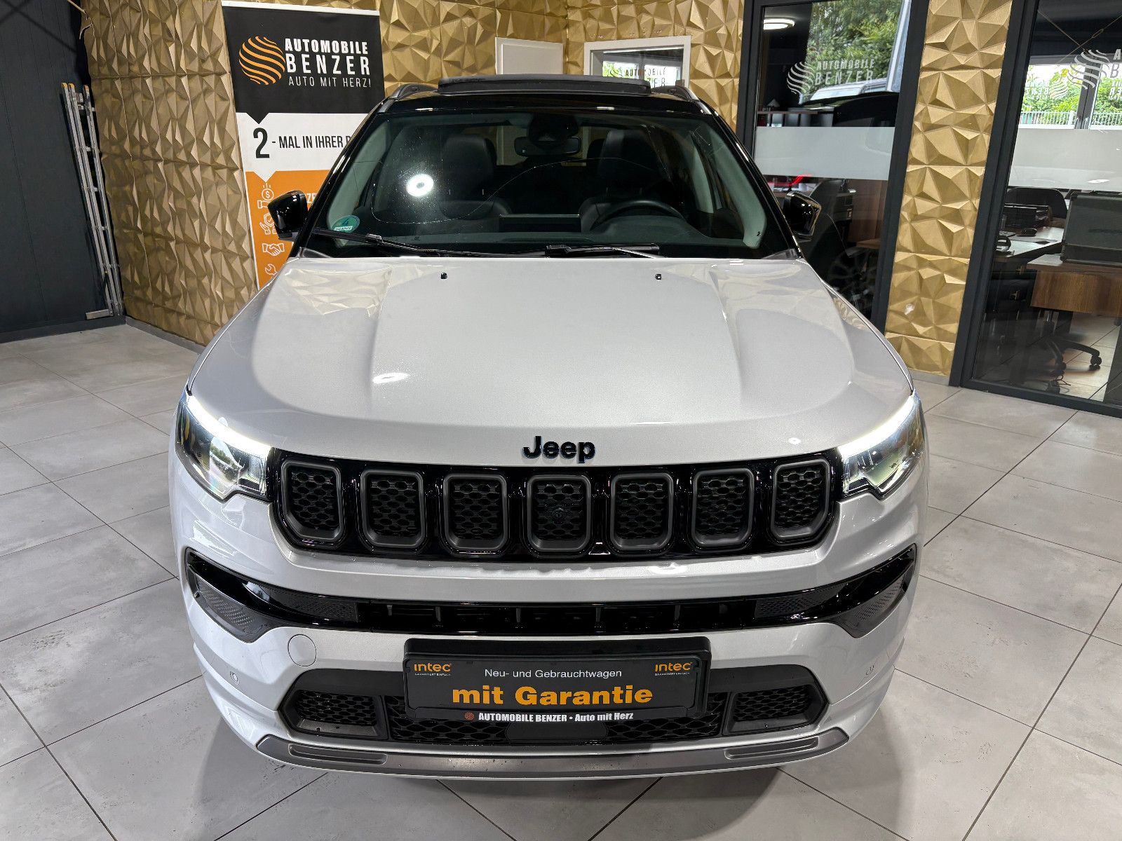 Fahrzeugabbildung Jeep Compass S Plug-In Hybrid 4WD/PANO/360°/ACC/APPLE
