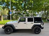 Jeep Wrangler JK Unlimited Sport 2.8 crd 2... - Jeep: J8