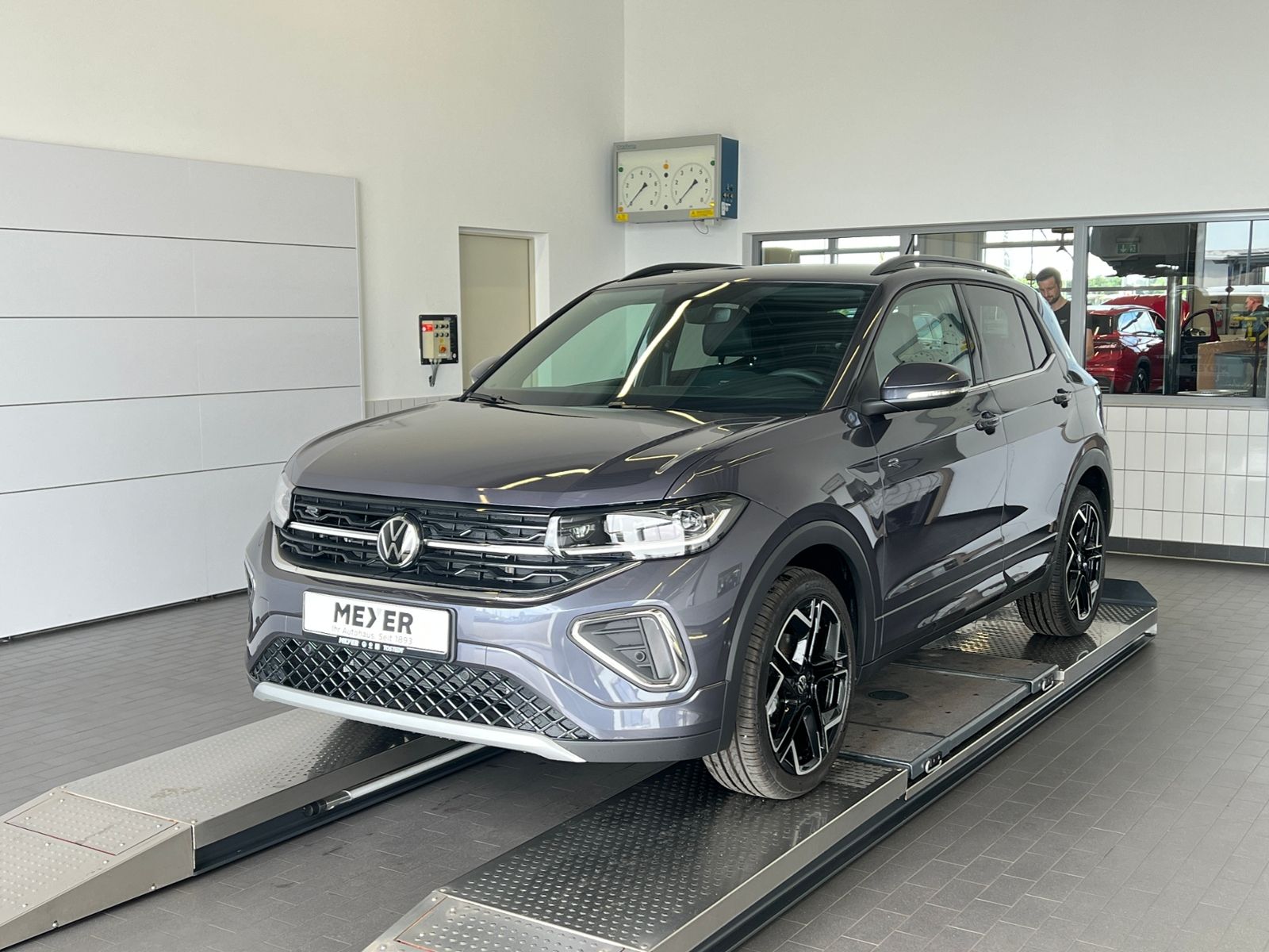 Fahrzeugabbildung Volkswagen T-Cross R-Line 1.5 TSI DSG *AHK, IQ.LIGHT, ACC,