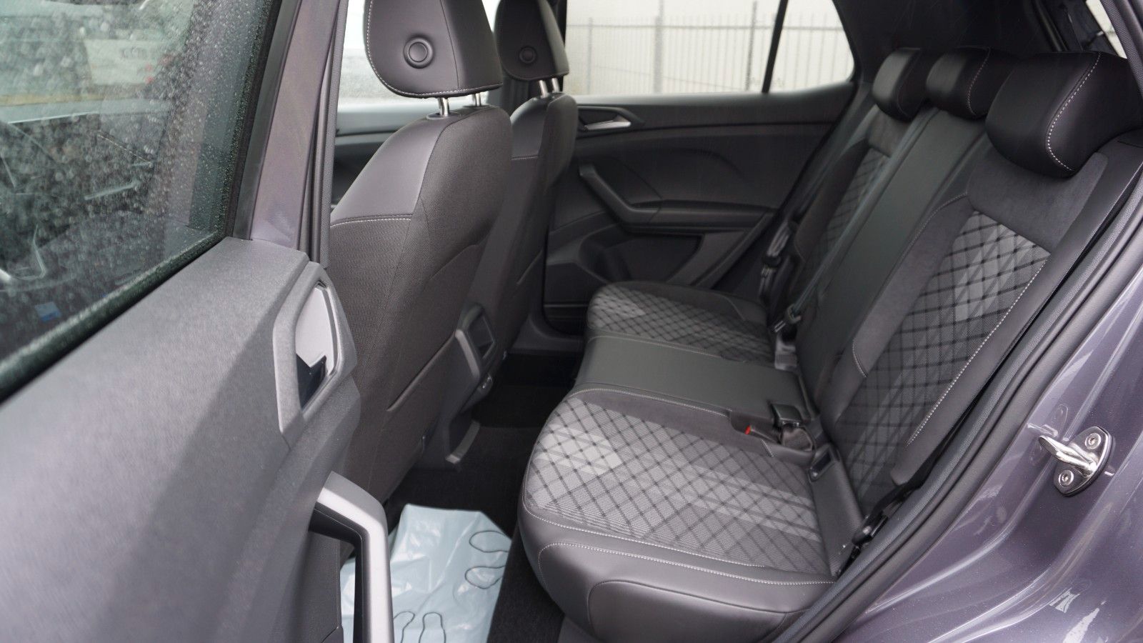 Fahrzeugabbildung Volkswagen T-Cross R-Line Navi,LED,ACC,Apple CarPlay