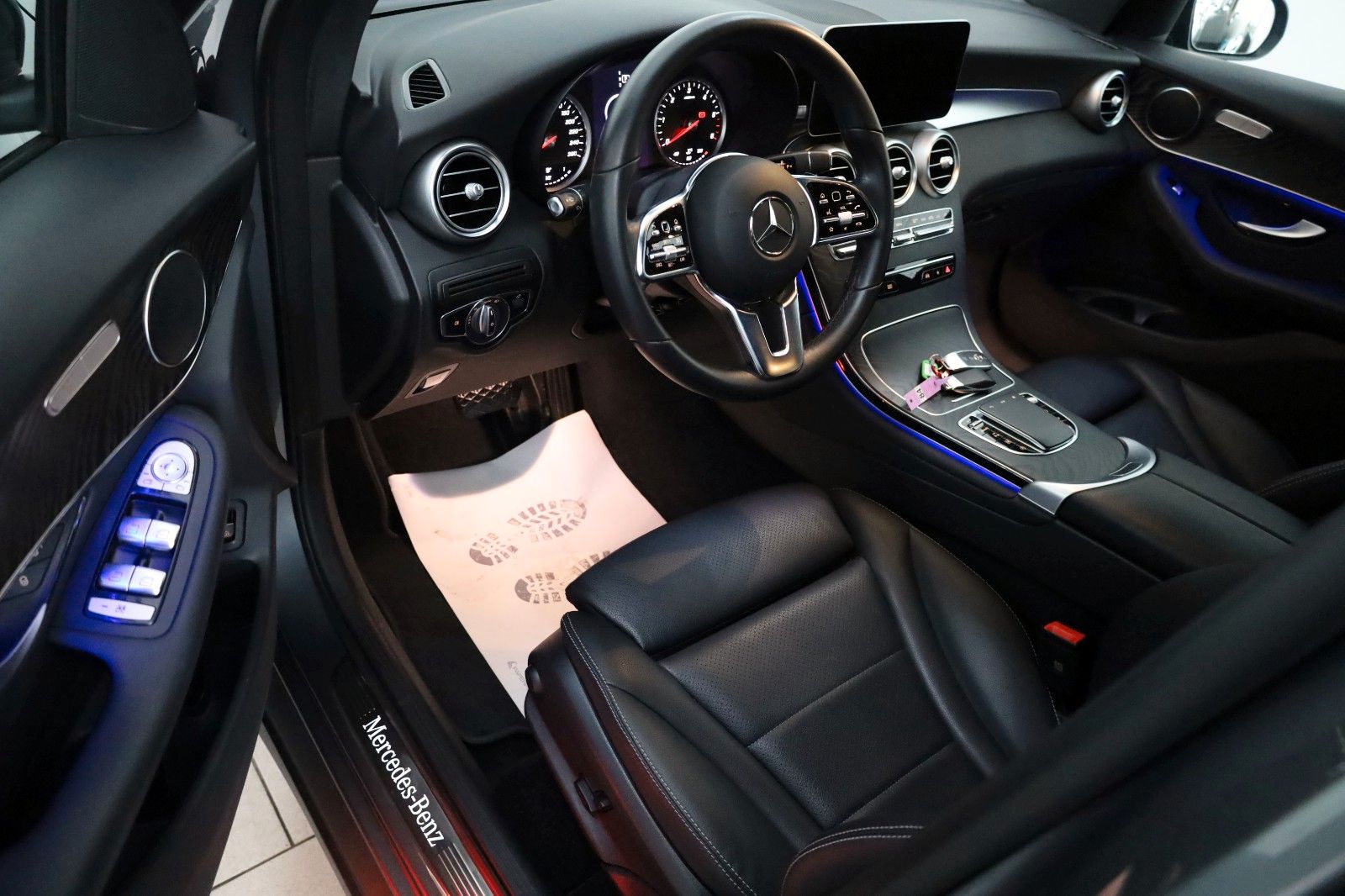 Fahrzeugabbildung Mercedes-Benz GLC 220d Coupe 4M Leder,Navi,LED,SH,Night/Park-P