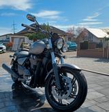 Triumph Thunderbird Storm mit zusätzl. Auspuff - Offers