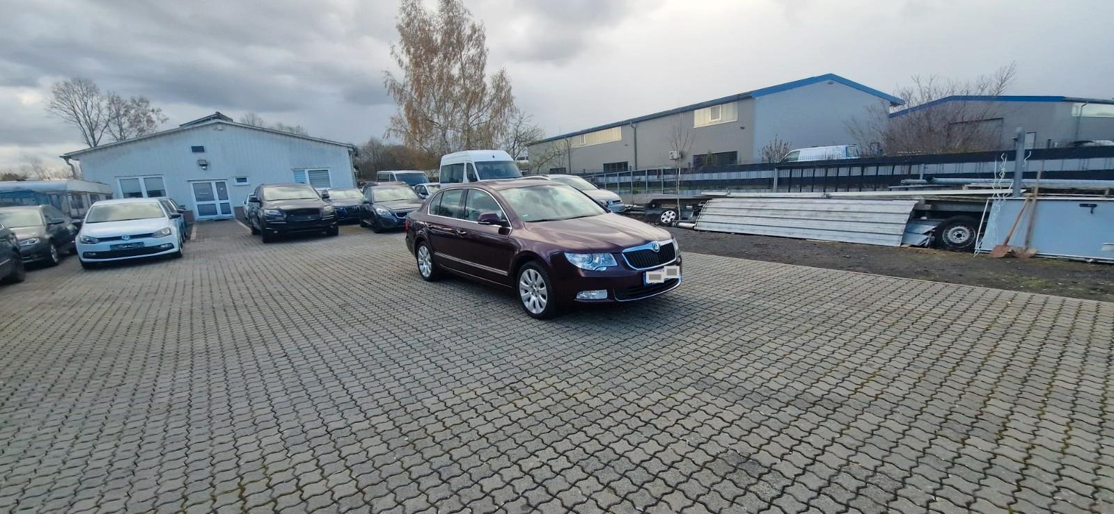 Skoda Superb Elegance*Leder*TÜV neu*St.kette neu