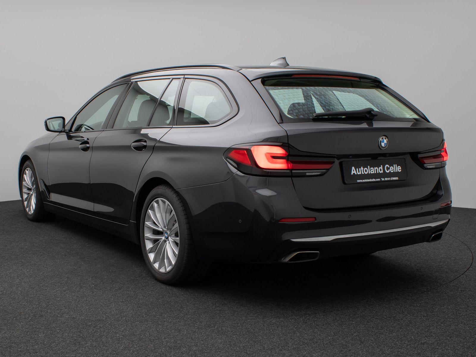 Fahrzeugabbildung BMW 530d xD  LuxuryLine Pano 360°HUD DAB H/K Massage