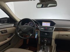 MERCEDES-BENZ E 250 CGI RENTNER / 1.HD / NUR 46.tKM /NEUWERTIG MERCEDES-BENZ E 250 CGI RENTNER / 1.HD / NUR 46.tKM /NEUWERTIG
