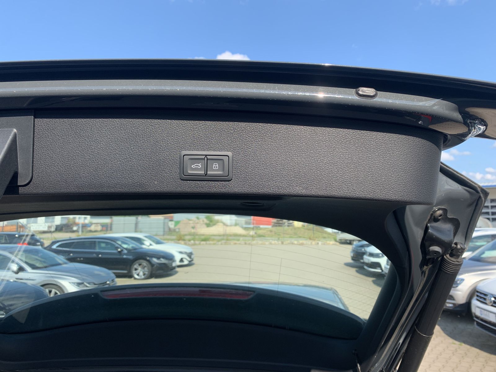 Fahrzeugabbildung Audi Q2 35 TFSI*Sport*Leder*LED*PDC*Klima*Navi*