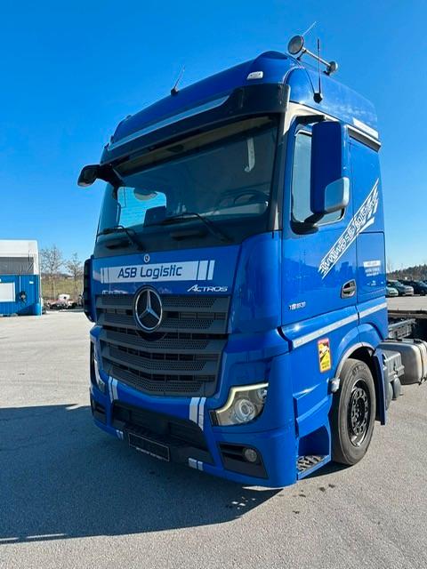 Mercedes-Benz Actros 1853 Solostar Concept