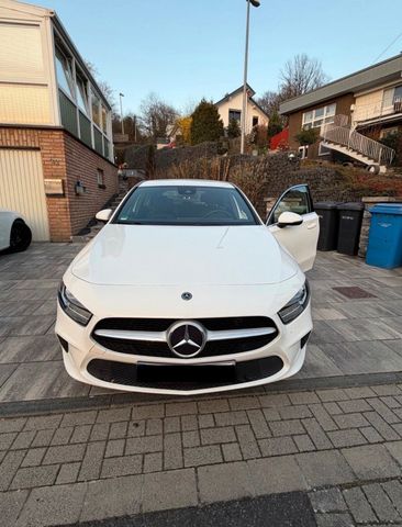 MERCEDES-BENZ Mercedes-Benz A220 Progressive | 190 PS | ...