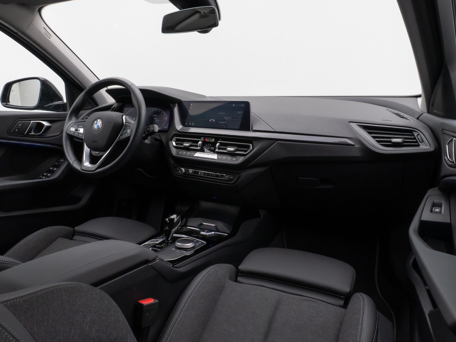 Fahrzeugabbildung BMW 118i SportLine DAB CockPitPr PDC Lenkrhz Komfort